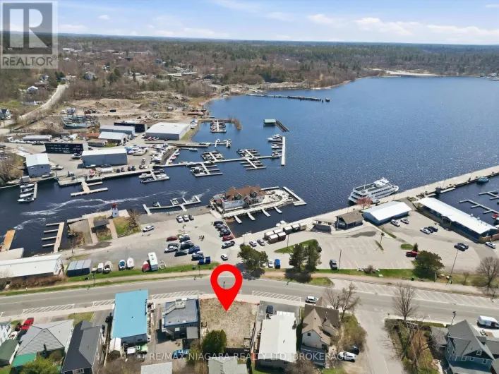 22 BAY STREET, Parry Sound