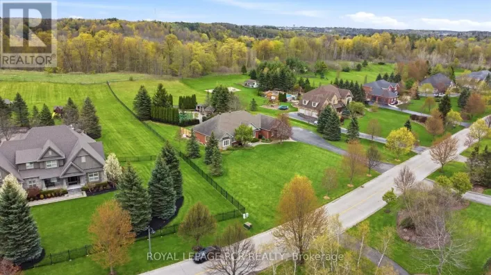 22 BISHOP COURT, Halton Hills