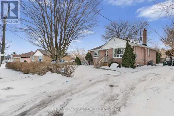 22 CHAPPEL HILL ROAD, Toronto
