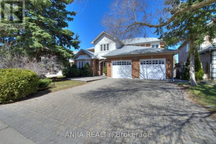22 CHILTERN HILL, Richmond Hill