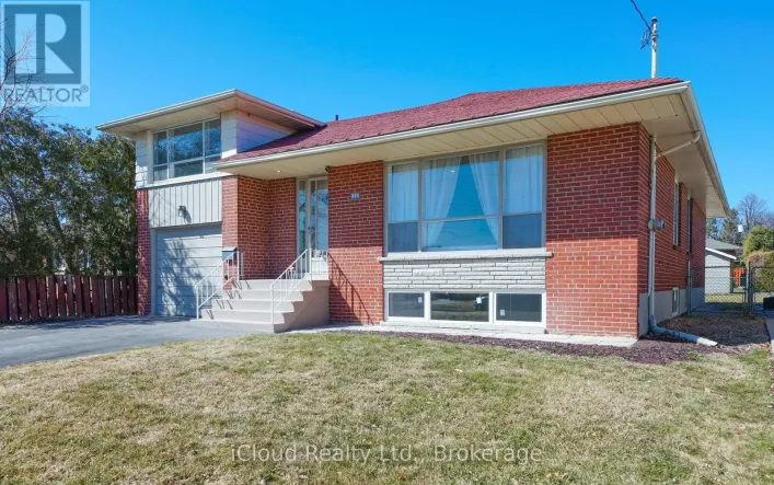 22 DECARIE CIRCLE, Toronto