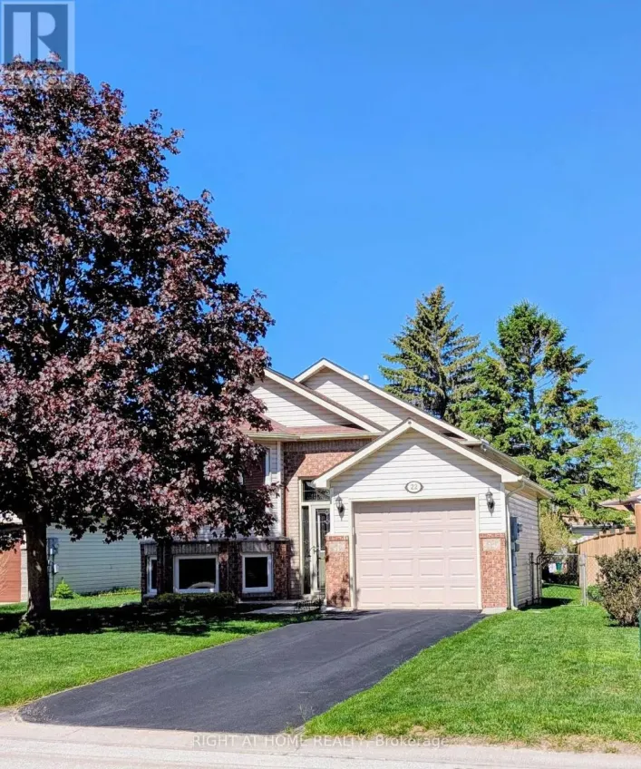 22 DONALD CRESCENT, Wasaga Beach