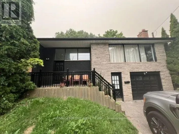 22 FENELON DRIVE, Toronto