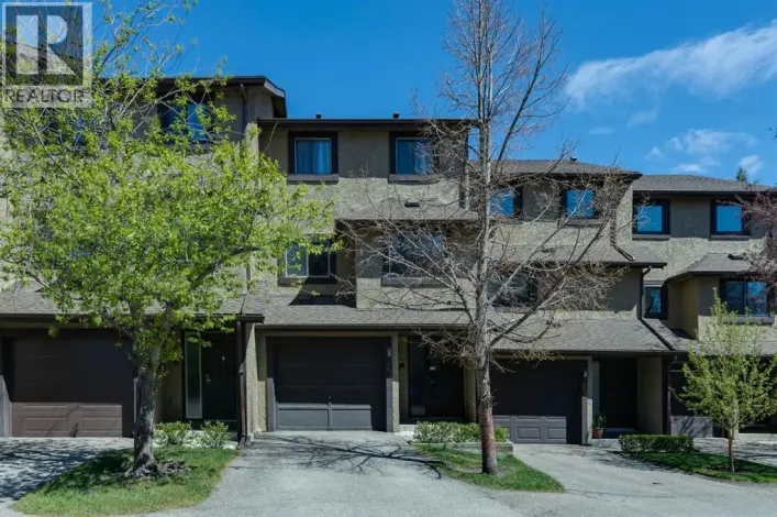 22 Glamis Gardens SW, Calgary