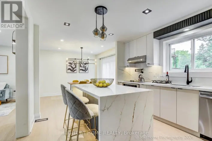 22 GLENEAGLE CRESCENT, Toronto