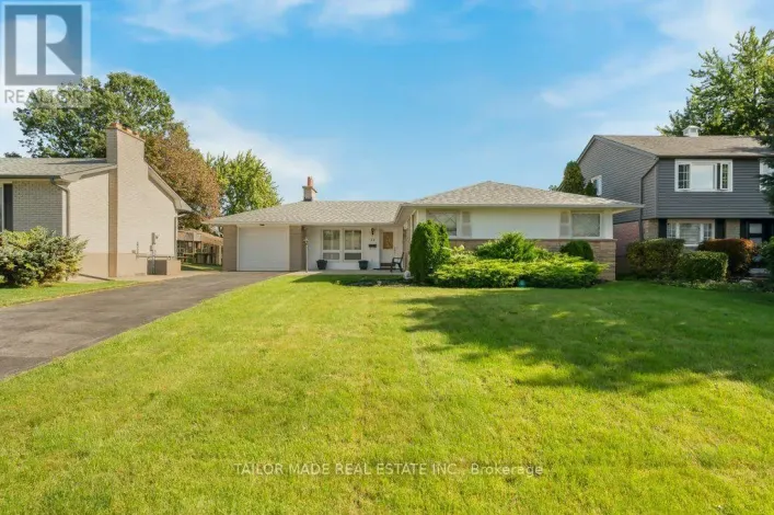 House for sale: 22 GREYSTONE CRESCENT, Brampton