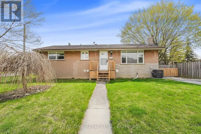 22 HALAM AVENUE, Hamilton