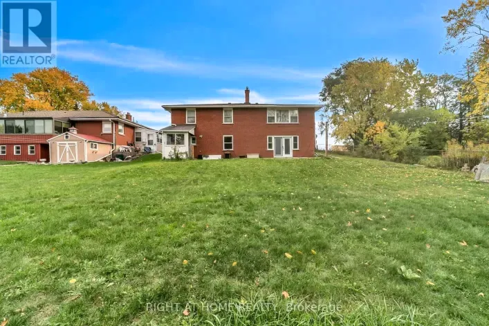 House for sale: 22 HAMILTON DRIVE, Newmarket