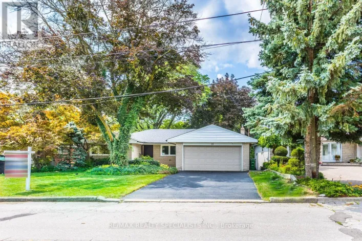 22 HEATHVIEW AVENUE, Toronto