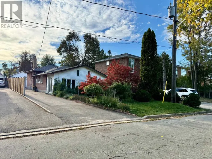 22 HIGHBURY ROAD, Toronto