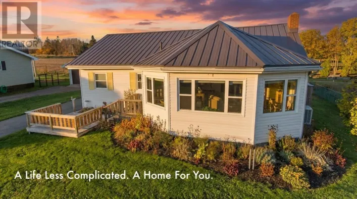 22 Hilltop Avenue, North Rustico