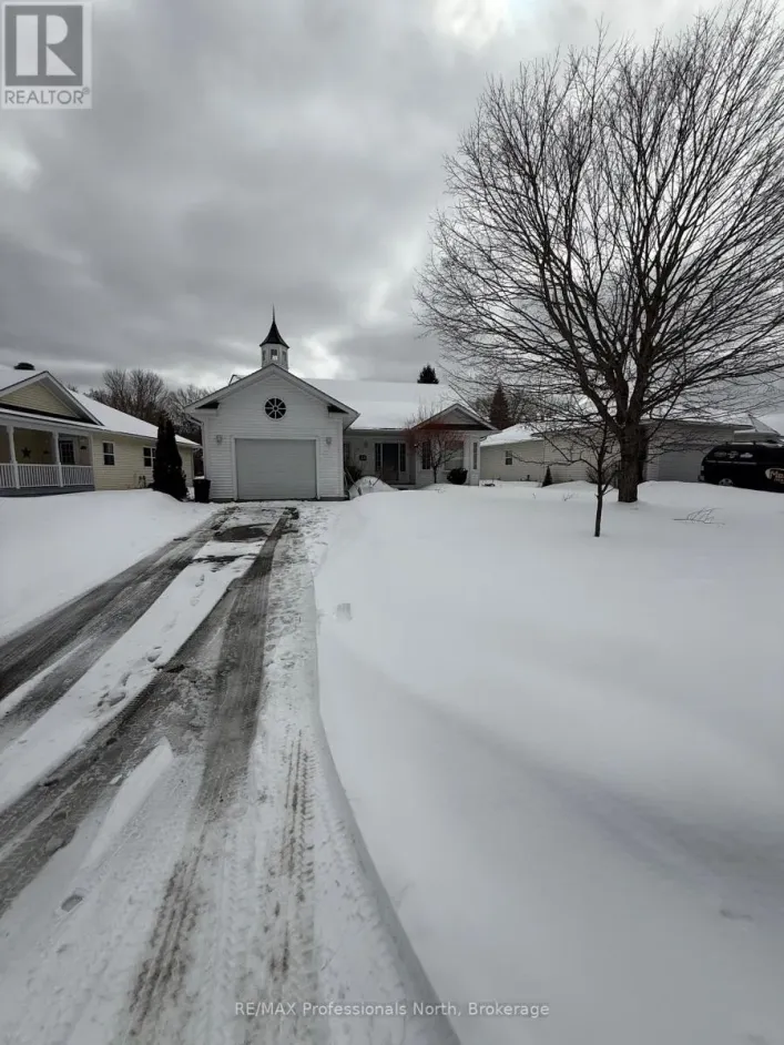 22 INVERARAY COURT, Bracebridge)