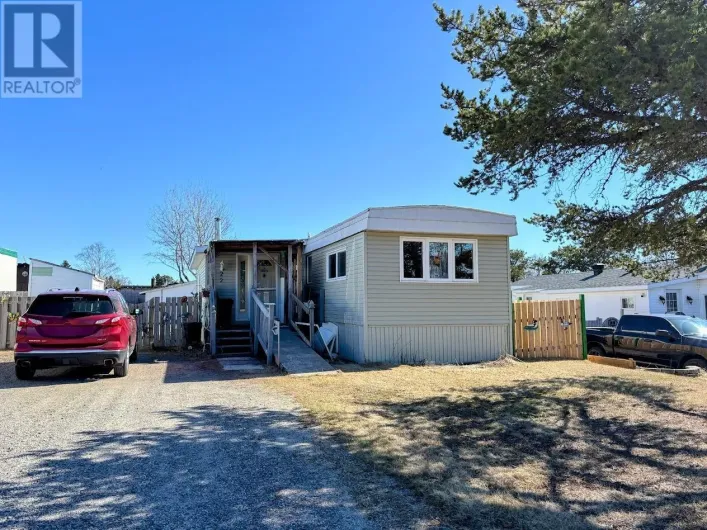 22 Jackson CRES, Marathon