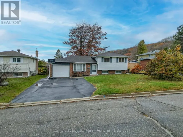 22 KATHRYN CRESCENT, North Bay