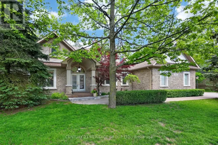 22 LLOYD COOK DRIVE E, Springwater