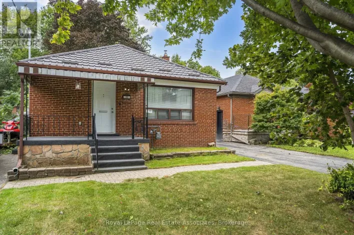 House for sale: 22 MAPLE AVENUE N, Mississauga