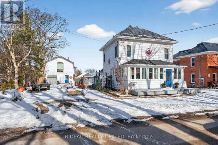 22 PERTH STREET, Rideau Lakes