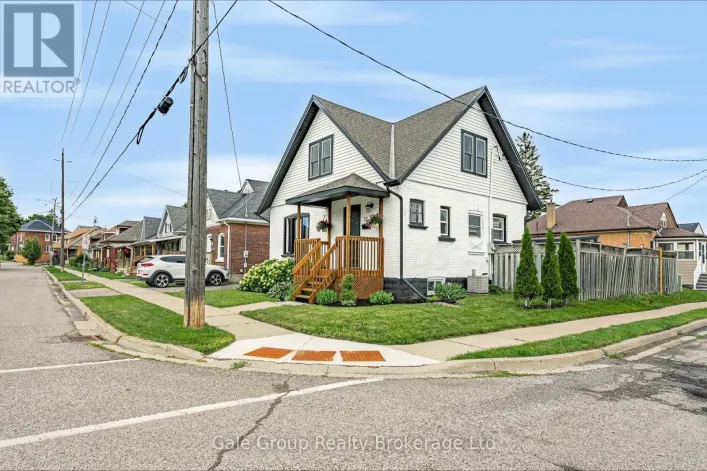 22 STRATHCONA AVENUE, Brantford