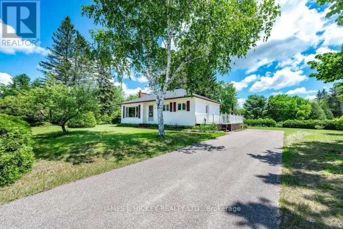 22 SYDNEY STREET, Laurentian Hills