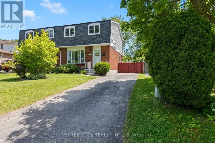 22 VINCENT CRESCENT, London South