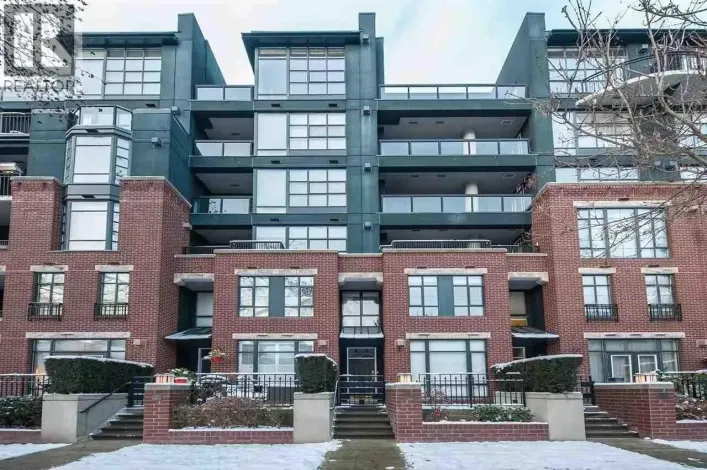 22** W 12TH AVENUE, Vancouver