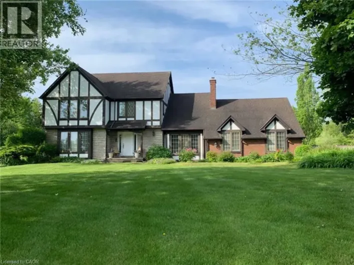 22 WENEIL Drive, Freelton