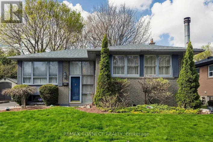 22 WOODGROVE DRIVE, Toronto