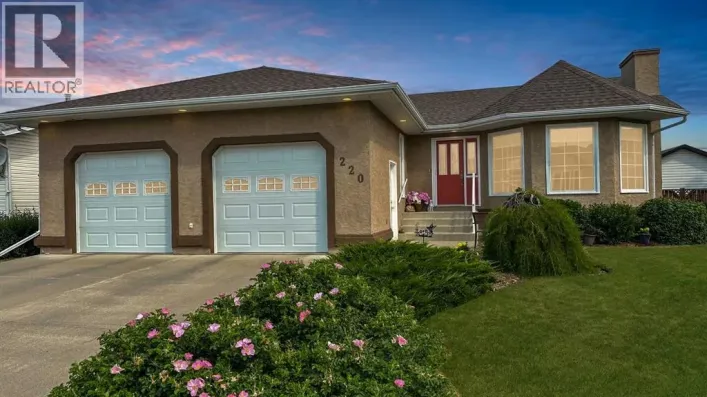 220 10 Avenue NE, Sundre