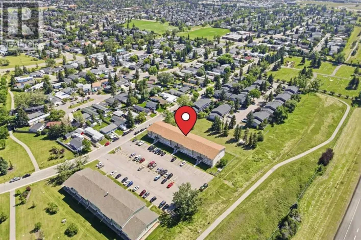 220, 101 Big Hill Way SE, Airdrie
