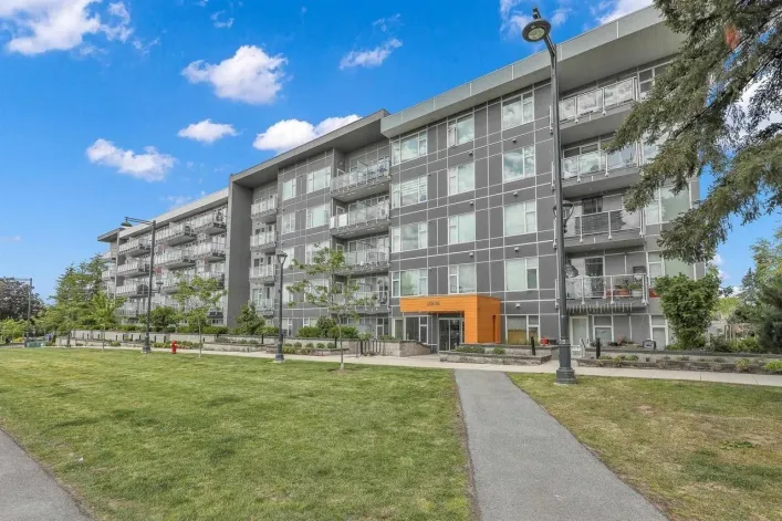 220 10838 WHALLEY BOULEVARD, Surrey
