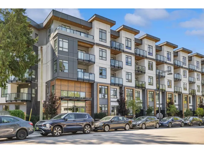 220 13968 LAUREL DRIVE, Surrey