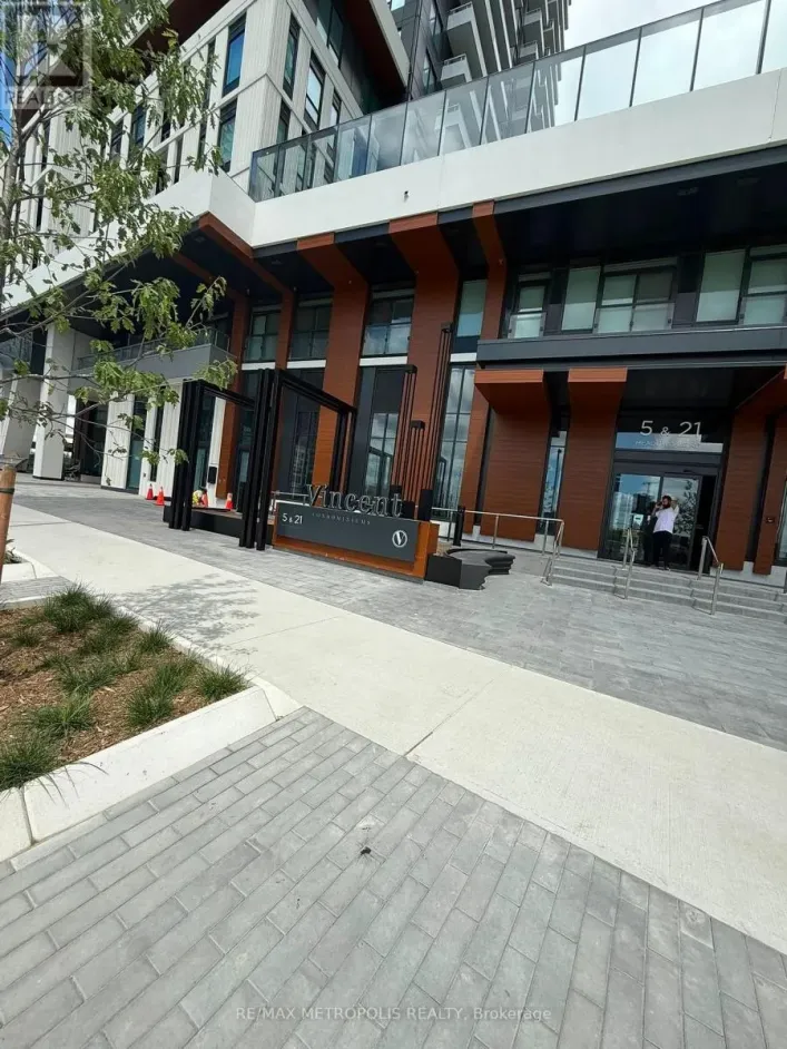 220 - 21 MEADOWVALE ROAD, Vaughan