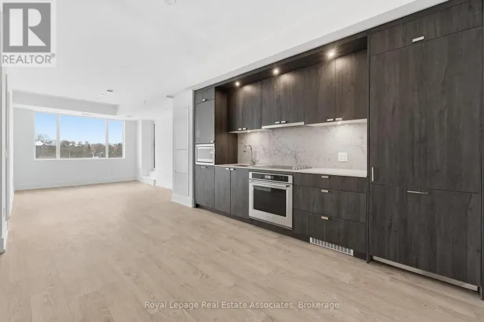 220 - 259 THE KINGSWAY, Toronto