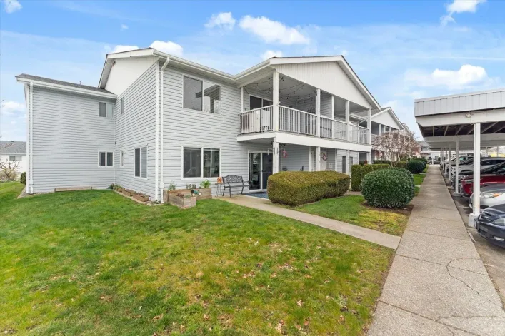 220 32691 GARIBALDI DRIVE, Abbotsford