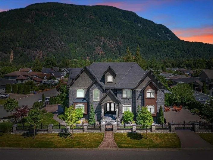 220 BALSAM AVENUE|Harrison Hot Springs, Harrison Hot Springs