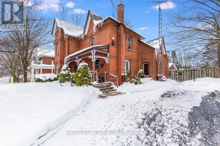 220 BARRIE STREET, Essa