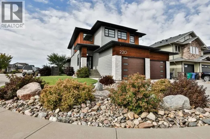 220 Canyon Estates Way W, Lethbridge