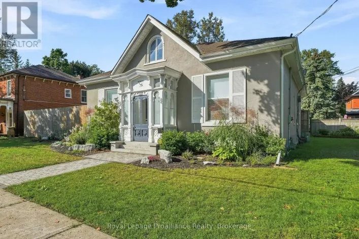 220 CHARLES STREET, Belleville