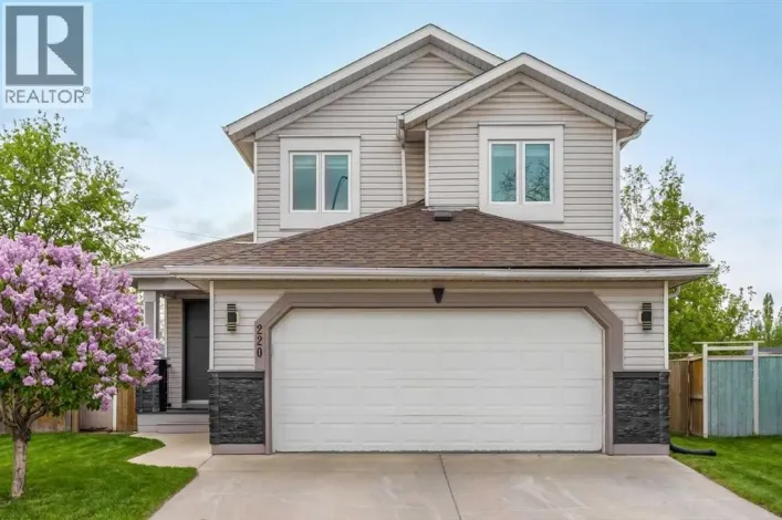 220 Douglas Glen Bay SE, Calgary