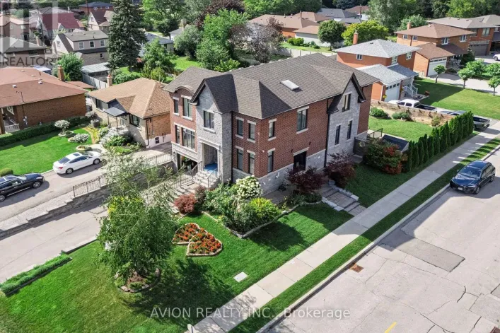 220 FALSTAFF AVENUE, Toronto