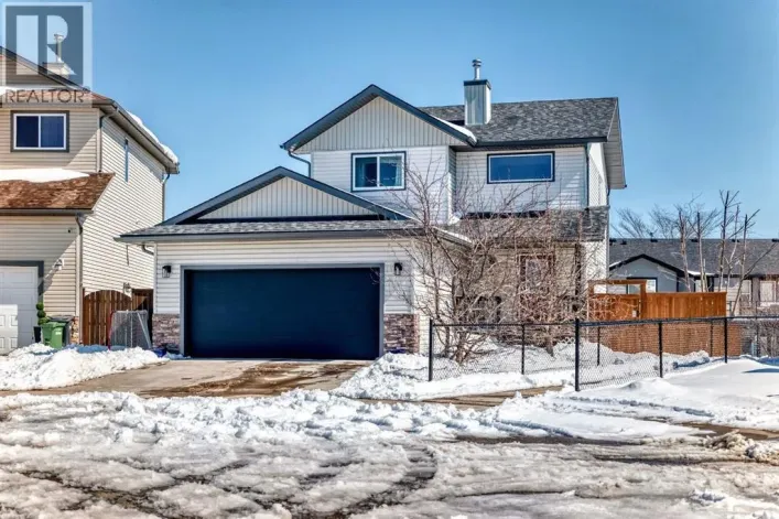 220 Hillcrest Court, Strathmore
