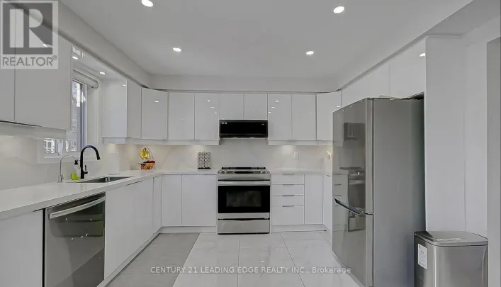 220 OLDE BAYVIEW AVENUE, Richmond Hill