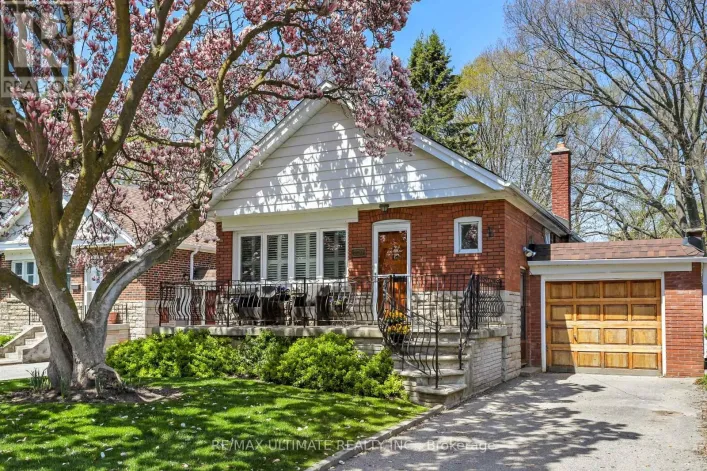 220 PARKVIEW HILL CRESCENT, Toronto