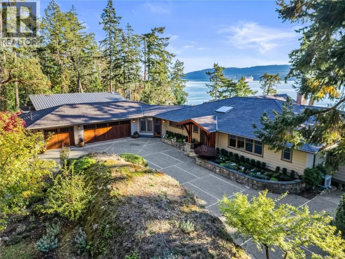 220 Scott Point Dr, Salt Spring