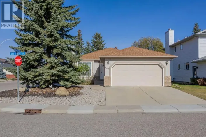 220 Sunset Place, Okotoks