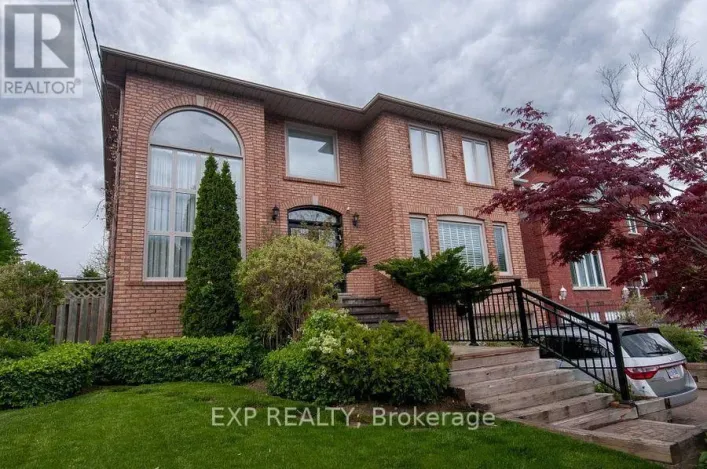 220 VIEWMOUNT AVENUE, Toronto
