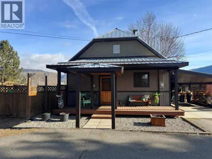 2200 Almond Gardens Road E, Grand Forks