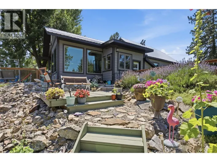 2200 Almond Gardens Road, Grand Forks