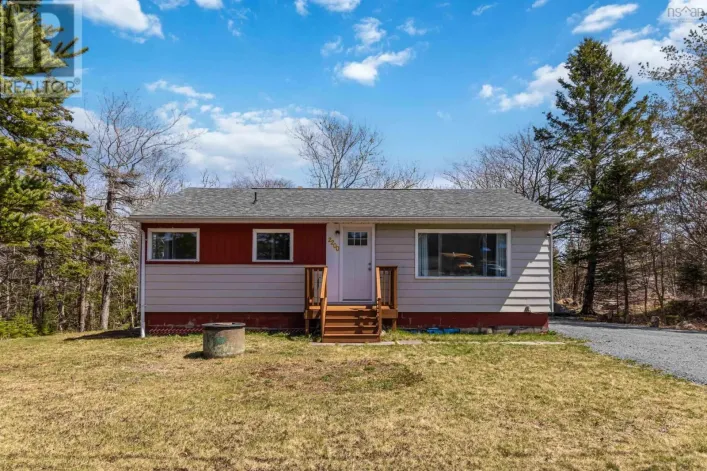 2200 Prospect Road, Hatchet Lake
