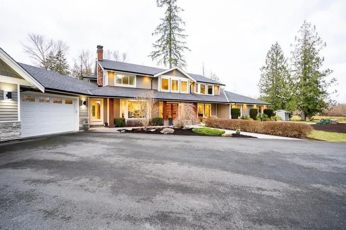 22015 40 AVENUE, Langley